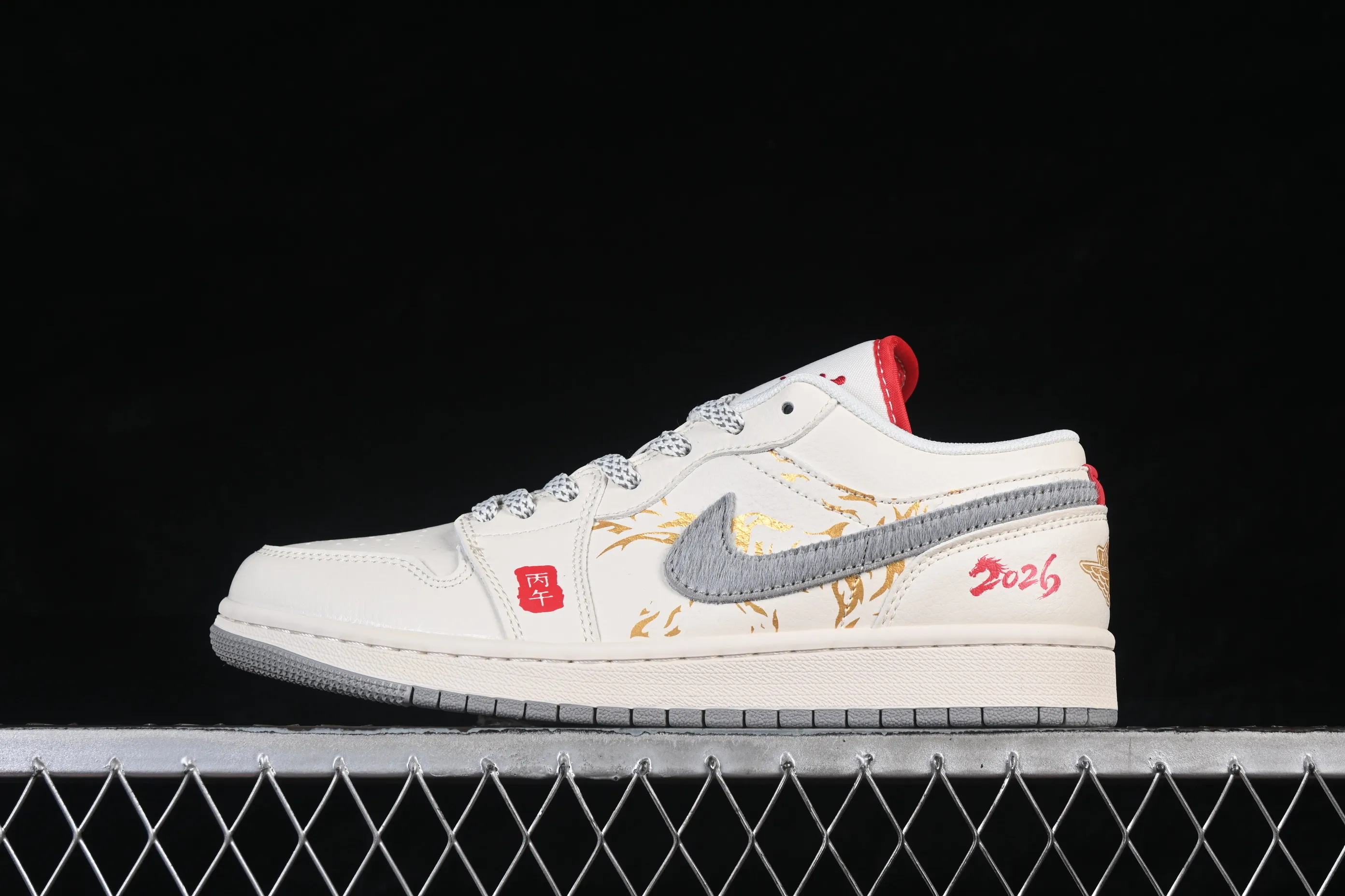 All categories Air Jordan Jordan series basketball shoes Air Jordan 1 Low High-end customized low-top sneakers Air Jordan 1 Low AJ1 Joe 1 Year of the Horse limited edition National style gilding High-end customized low-top retro basketball shoes HT5088-642